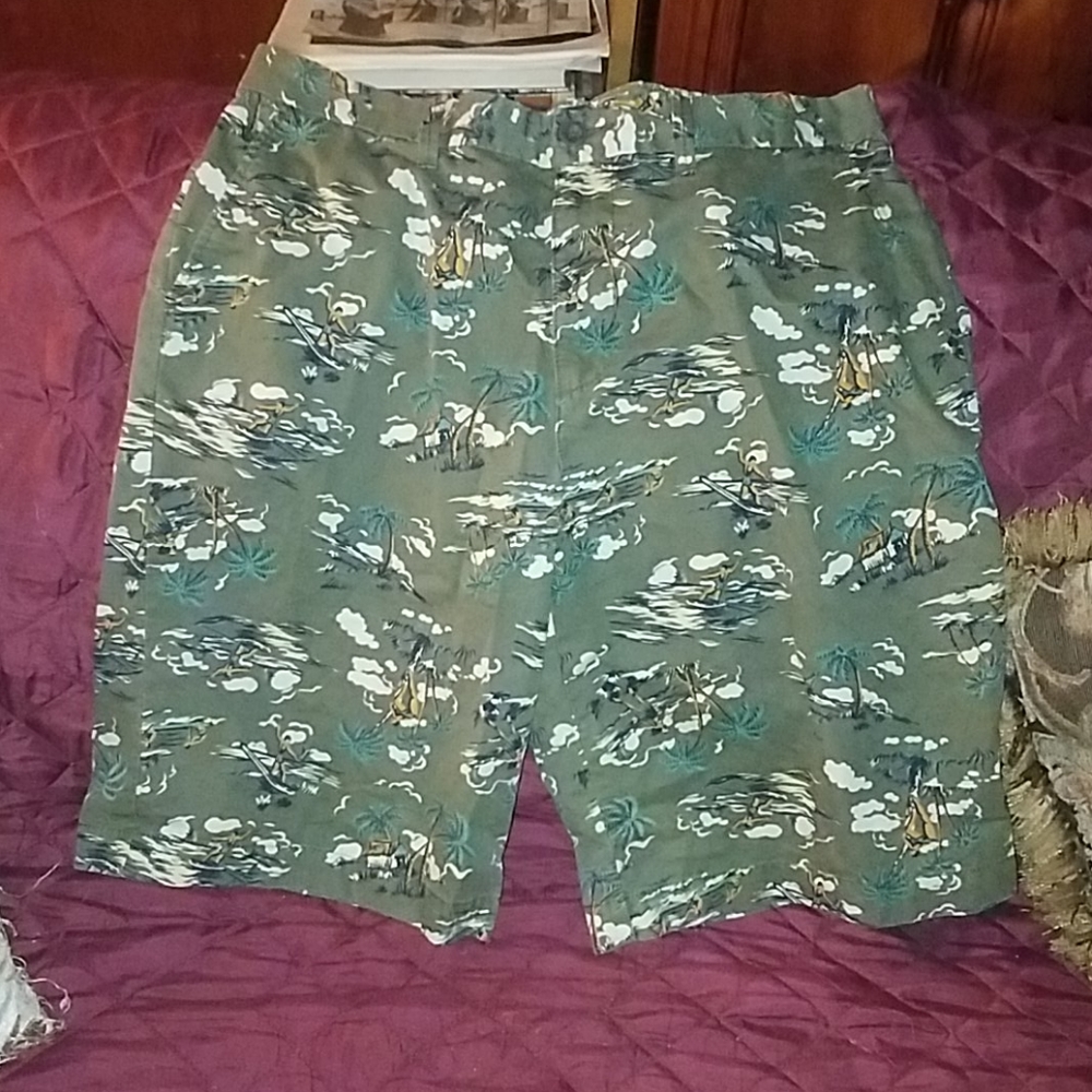 Old navy Bermuda shorts